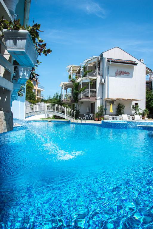 The Poolhouse Appartement Sunny Beach Buitenkant foto