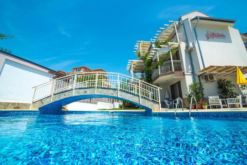 The Poolhouse Appartement Sunny Beach Buitenkant foto