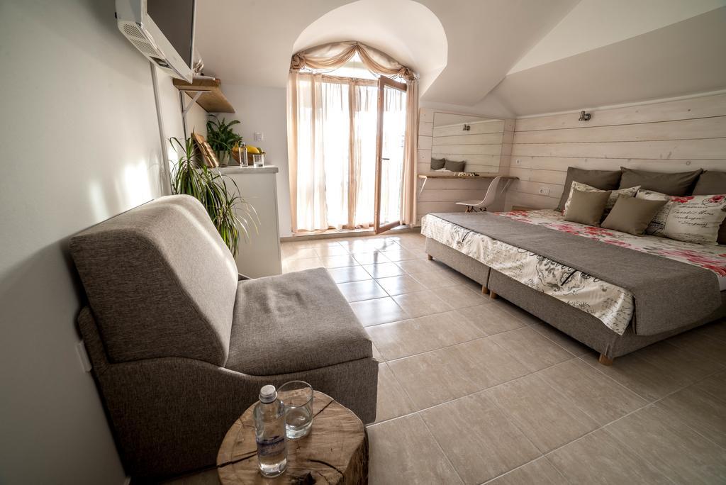 The Poolhouse Appartement Sunny Beach Buitenkant foto