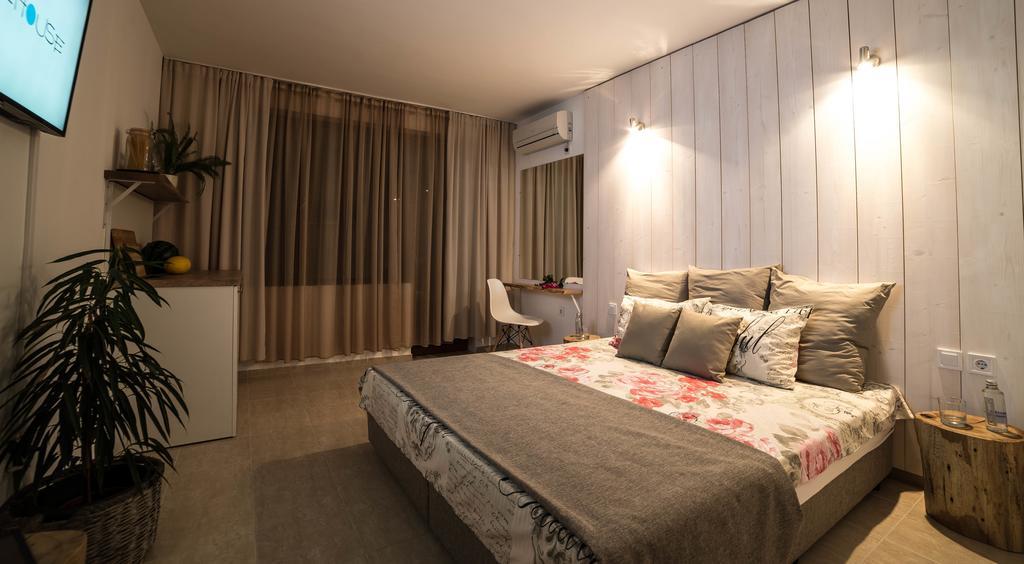 The Poolhouse Appartement Sunny Beach Buitenkant foto