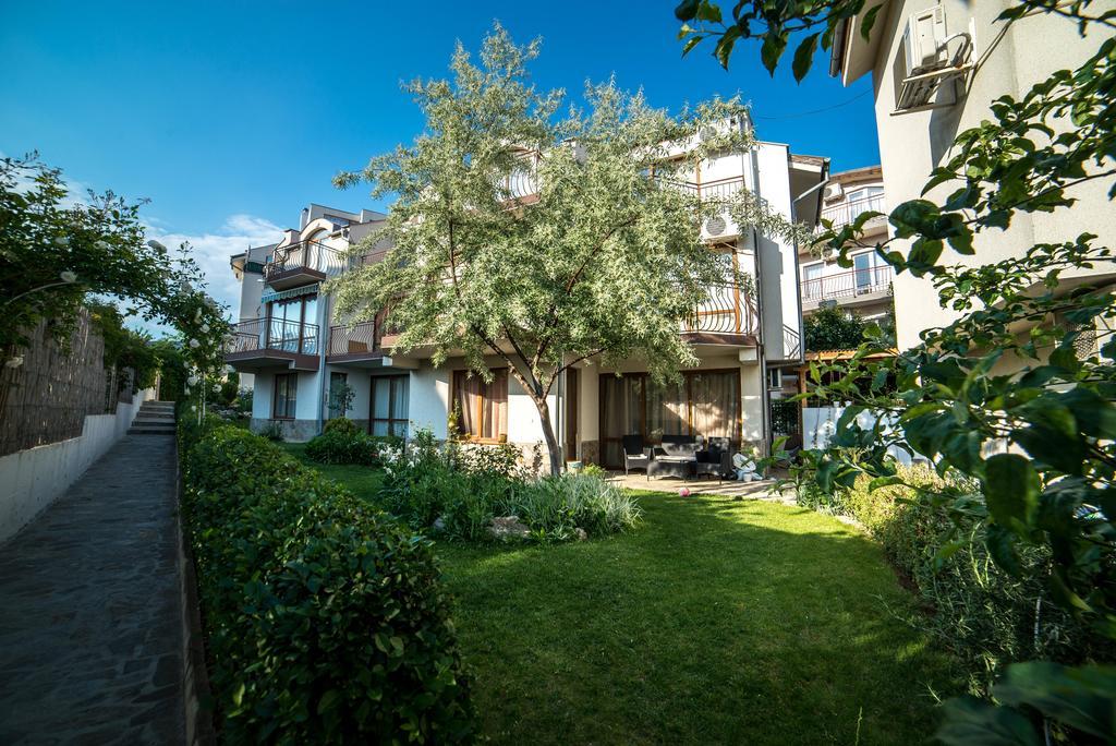 The Poolhouse Appartement Sunny Beach Buitenkant foto