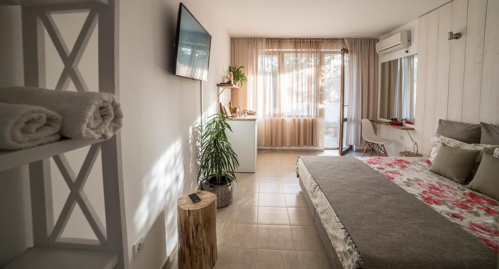 The Poolhouse Appartement Sunny Beach Buitenkant foto