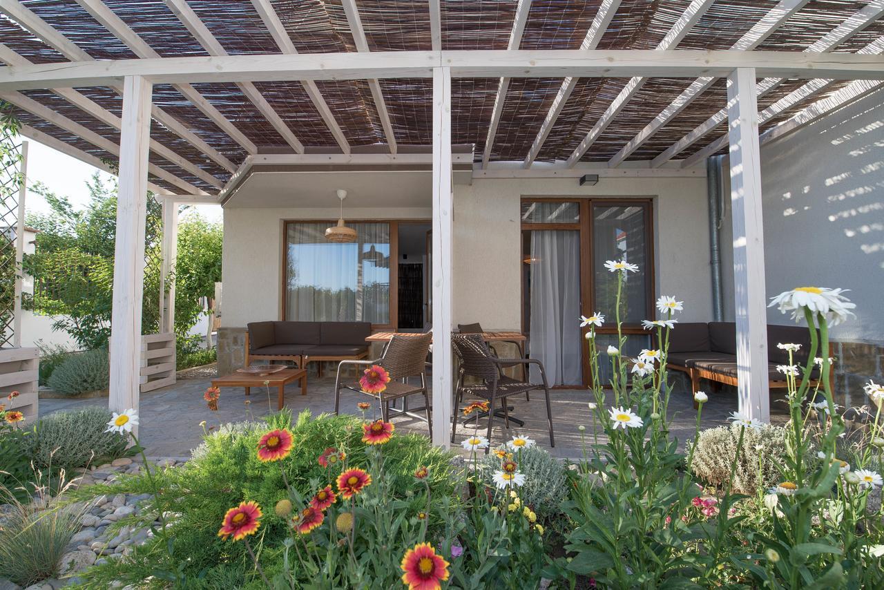 The Poolhouse Appartement Sunny Beach Buitenkant foto